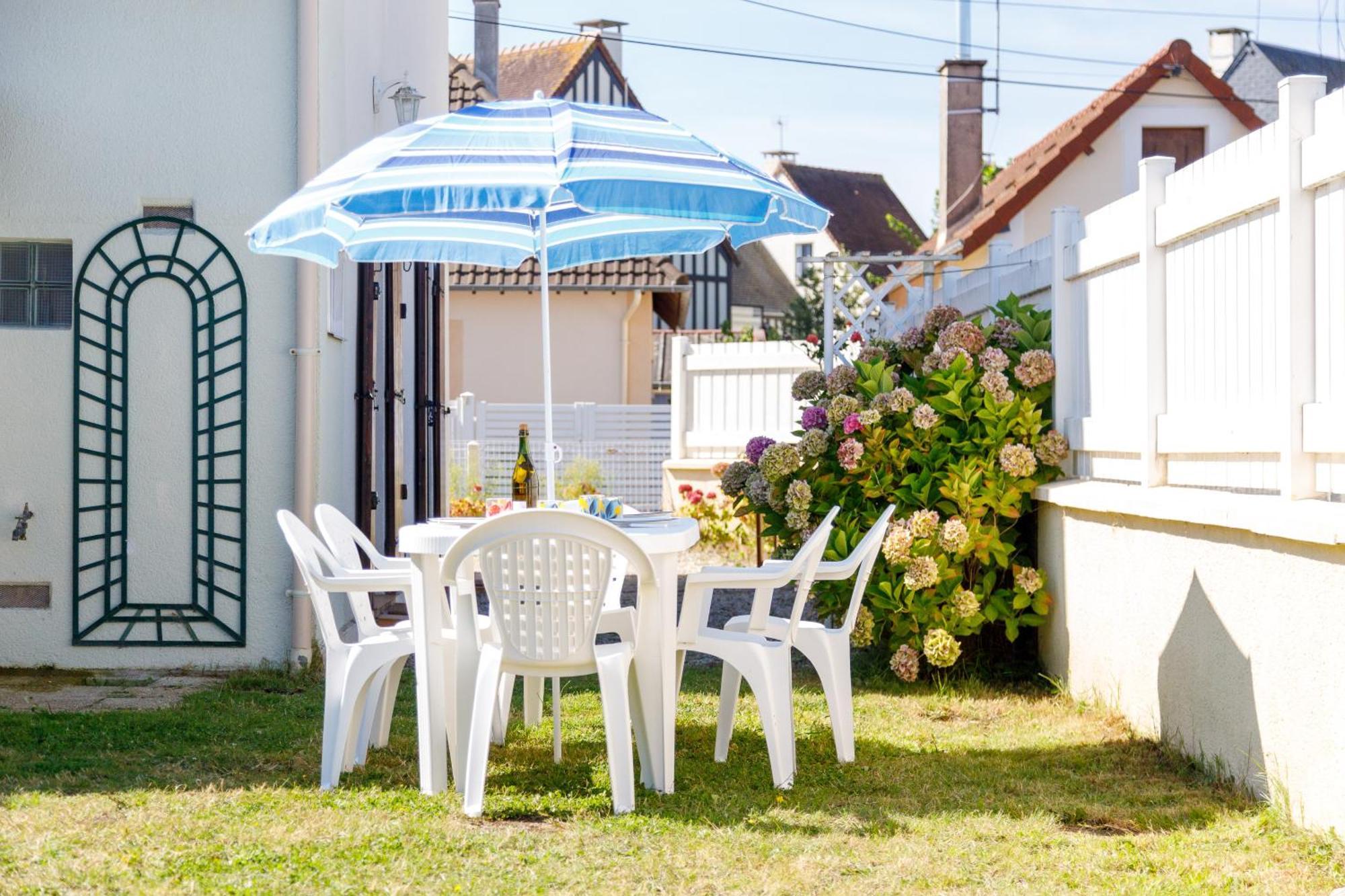 La Maison Cabourgeaise Proche Mer Екстериор снимка